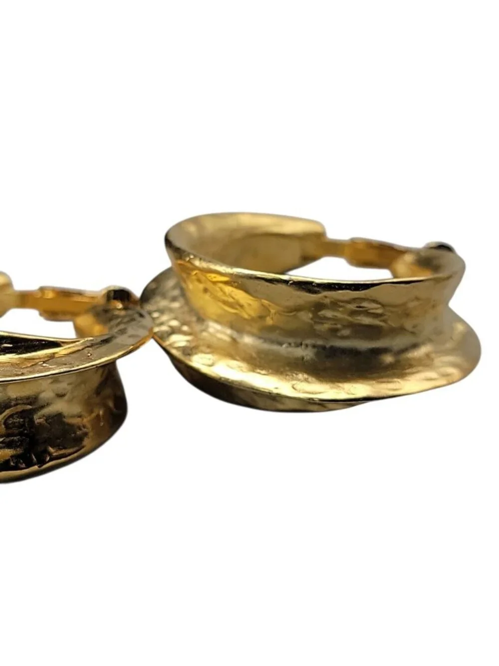 Kenneth Jay Lane Sculptured Brushed Gold Plated Hoop Clip-on Earrings KJL VTG - Picture 14 of 16